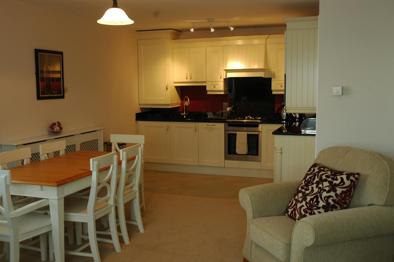 Moyvalley Hotel Self Catering Cottages Exterior foto